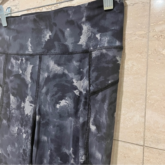 Sweaty Betty The Zero Gravity Leggings - Picture 3 of 7